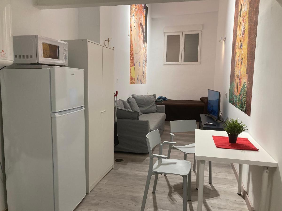 Golondrinas De Malaga "Apartamentos Con Mucho Arte" Y Terraza Solarium En Coliving Buitenkant foto